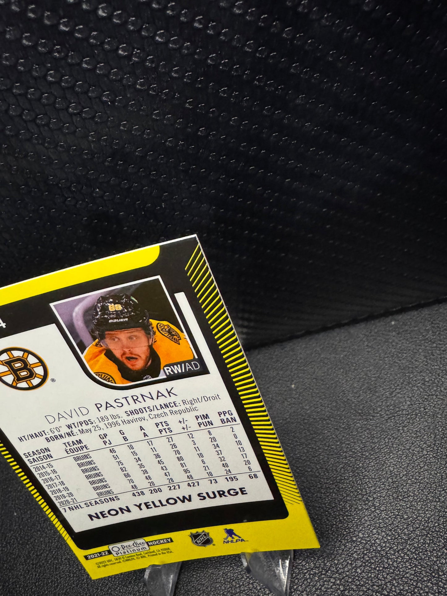 2021 - 22 O - Pee - Chee Platinum Neon Yellow Surge 194 David Pastrnak - 787 Hobby House