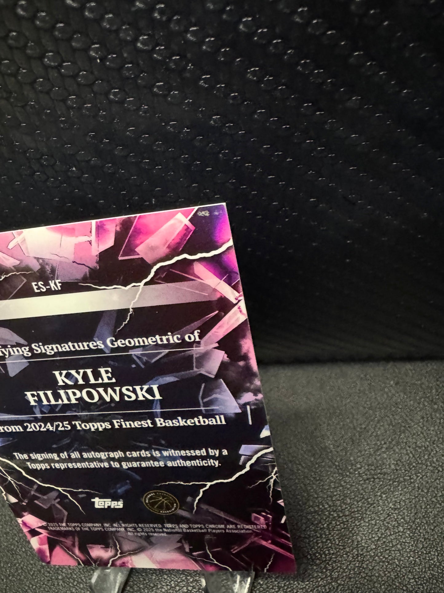 2024 - 25 Finest Electrifying Signatures Blue Geometric Refractors ESKF Kyle Filipowski RC 22/99 - 787 Hobby House